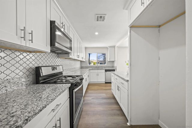 695 S Santa Fe South, Hemet, CA 92543