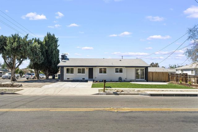 695 S Santa Fe South, Hemet, CA 92543