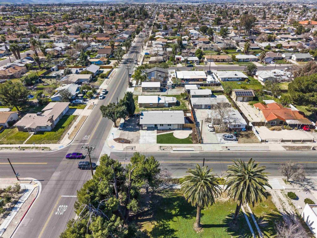 695 S Santa Fe South, Hemet, CA 92543