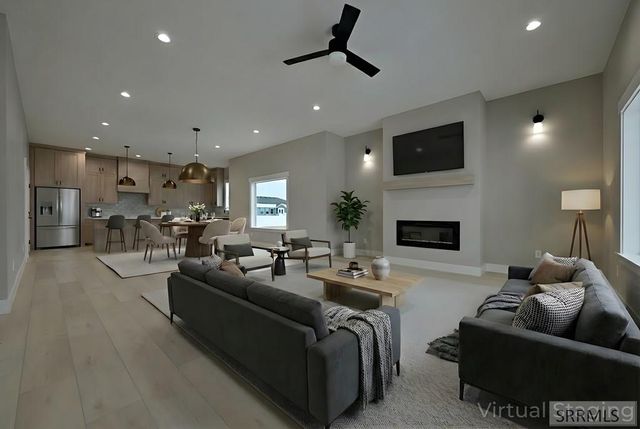 4378 Highland Springs Cir, Ammon, ID 83406