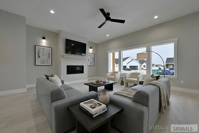 4378 Highland Springs Cir, Ammon, ID 83406