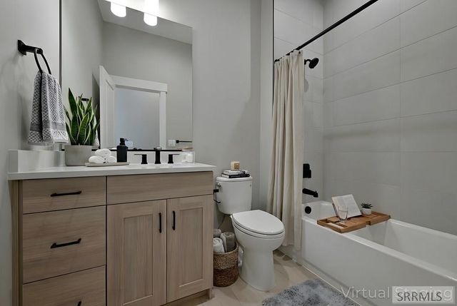 4378 Highland Springs Cir, Ammon, ID 83406