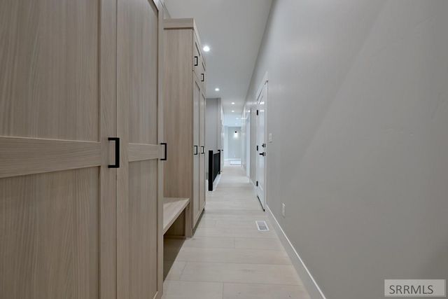 4378 Highland Springs Cir, Ammon, ID 83406