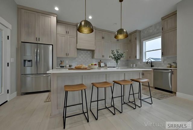 4378 Highland Springs Cir, Ammon, ID 83406