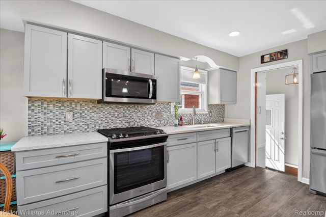 4000 Tulane Street, Dearborn Heights, MI 48125