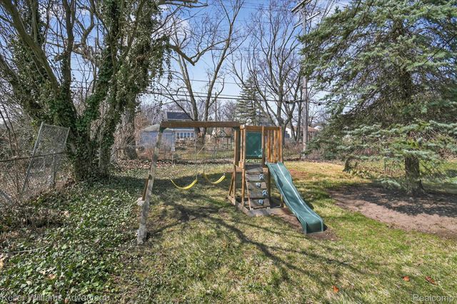 4000 Tulane Street, Dearborn Heights, MI 48125