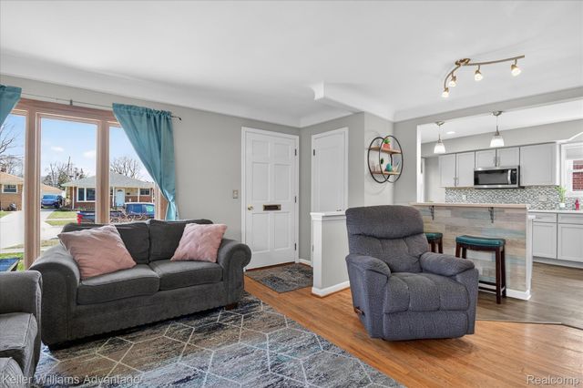 4000 Tulane Street, Dearborn Heights, MI 48125