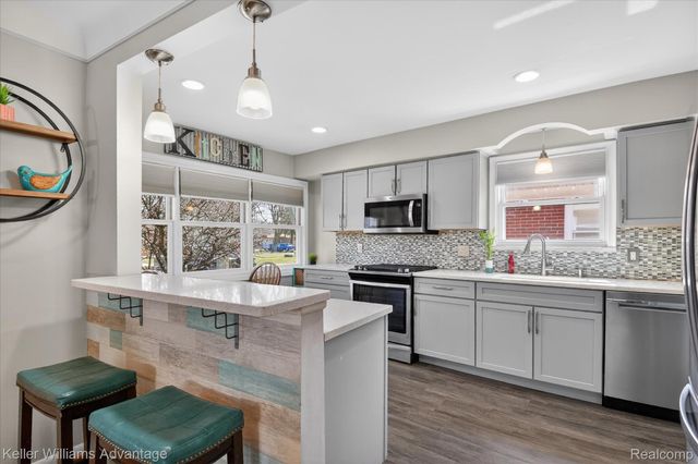 4000 Tulane Street, Dearborn Heights, MI 48125