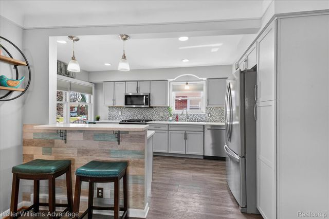 4000 Tulane Street, Dearborn Heights, MI 48125