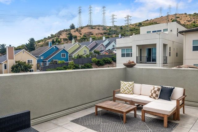 130 Harvest Street, Daly City, CA 94014