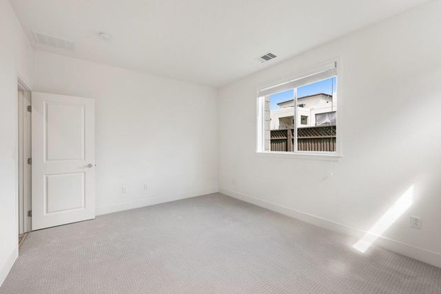 130 Harvest Street, Daly City, CA 94014