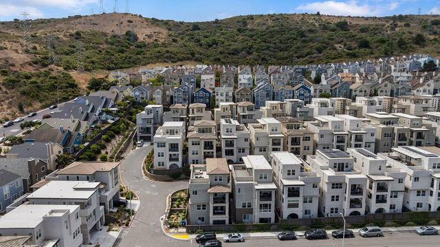 130 Harvest Street, Daly City, CA 94014