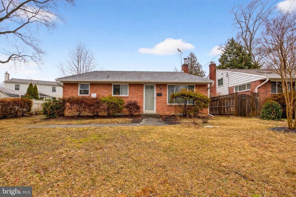 Image 1 of property listing at 10104 KINROSS AVE, Silver Spring, MD 20901
