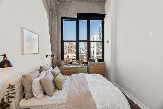 320 E 21ST Street 606, Chicago, IL 60616