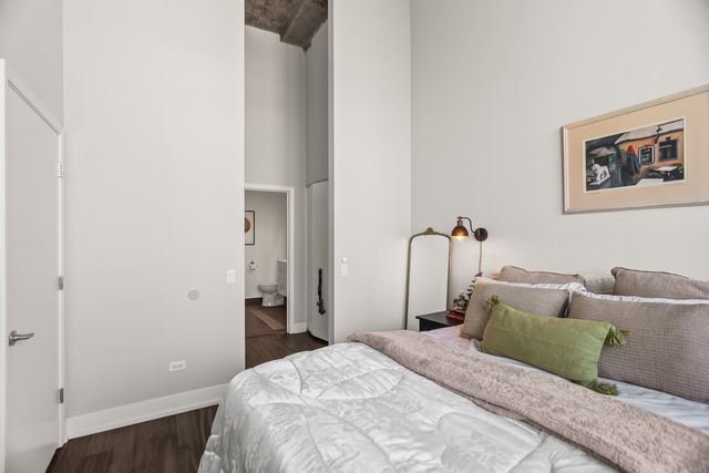 320 E 21ST Street 606, Chicago, IL 60616