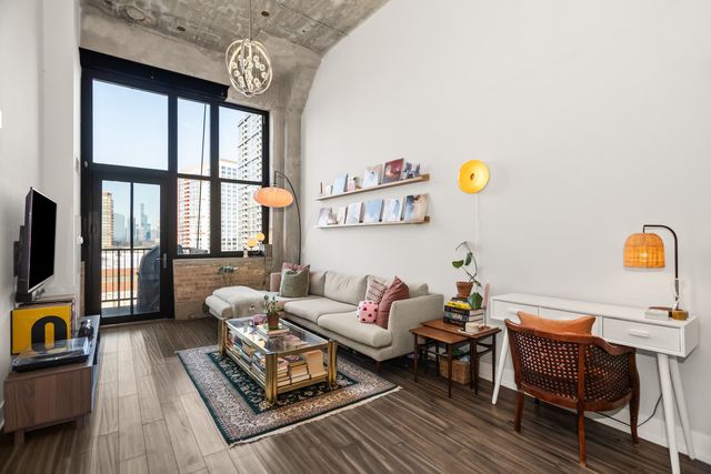 320 E 21ST Street 606, Chicago, IL 60616