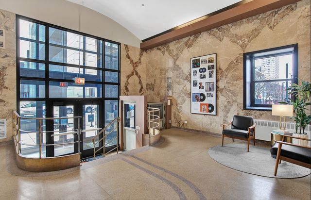 320 E 21ST Street 606, Chicago, IL 60616