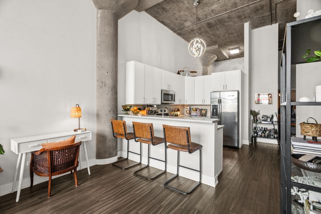 320 E 21ST Street 606, Chicago, IL 60616