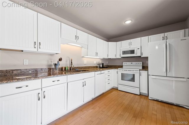 2783 Roundtree Drive, Troy, MI 48083