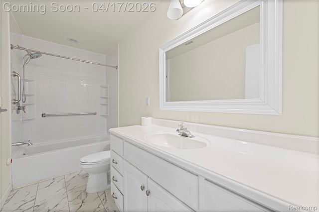 2783 Roundtree Drive, Troy, MI 48083