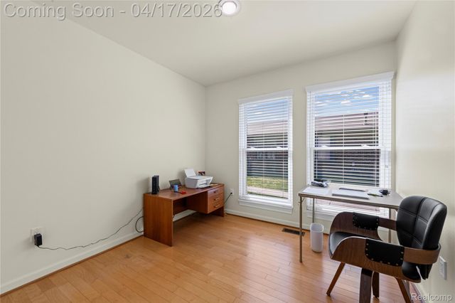 2783 Roundtree Drive, Troy, MI 48083