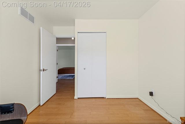 2783 Roundtree Drive, Troy, MI 48083