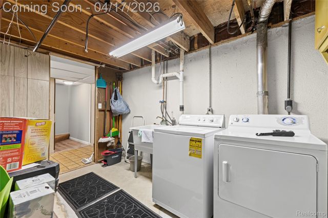 2783 Roundtree Drive, Troy, MI 48083