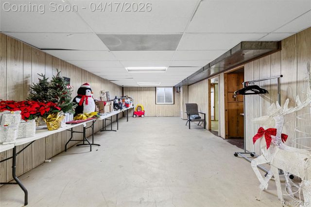 2783 Roundtree Drive, Troy, MI 48083