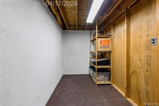 2783 Roundtree Drive, Troy, MI 48083