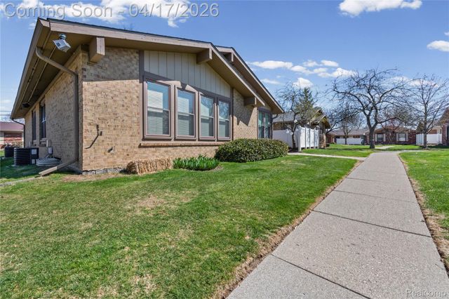 2783 Roundtree Drive, Troy, MI 48083