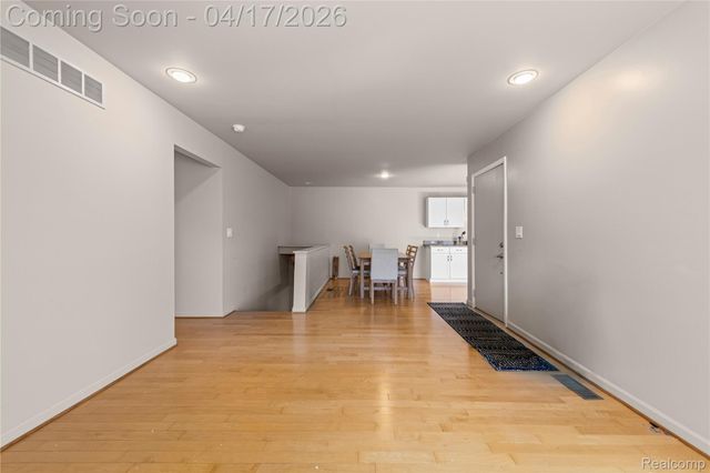 2783 Roundtree Drive, Troy, MI 48083