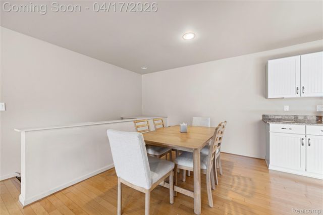 2783 Roundtree Drive, Troy, MI 48083