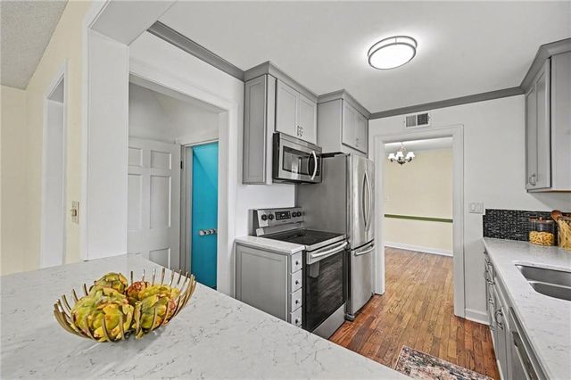 5551 Hadley Street, Mission, KS 66202