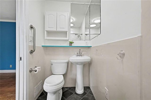 5551 Hadley Street, Mission, KS 66202