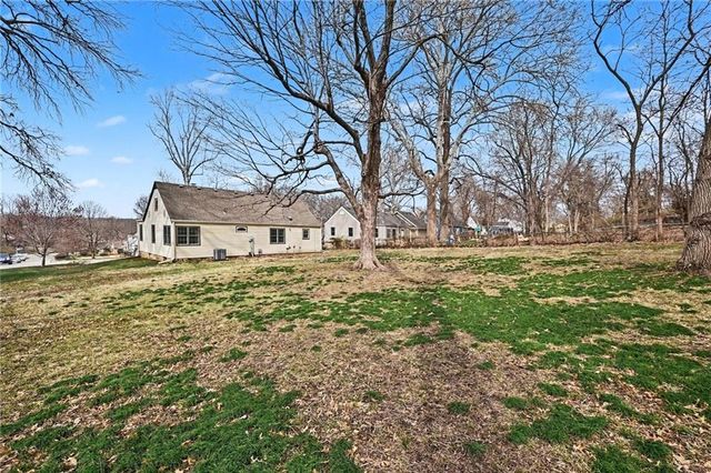 5551 Hadley Street, Mission, KS 66202