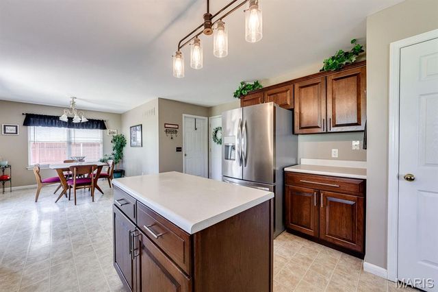 128 Coppersmith Court, St Charles, MO 63301