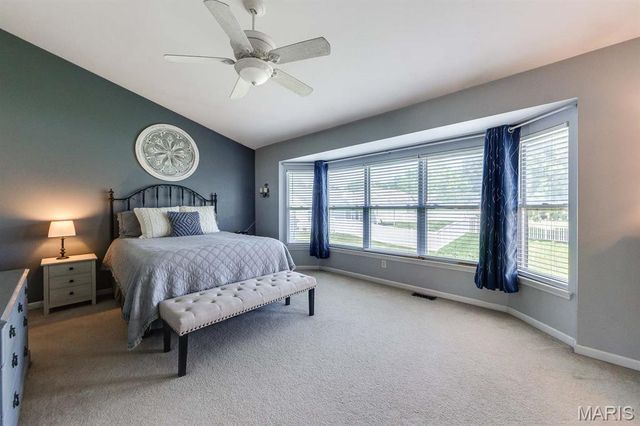 128 Coppersmith Court, St Charles, MO 63301