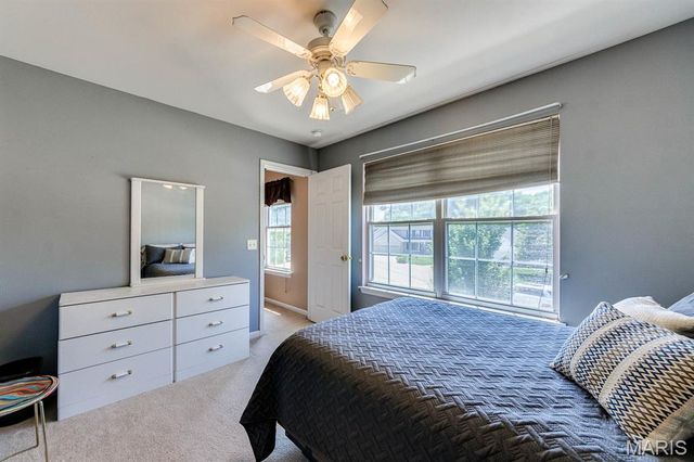 128 Coppersmith Court, St Charles, MO 63301