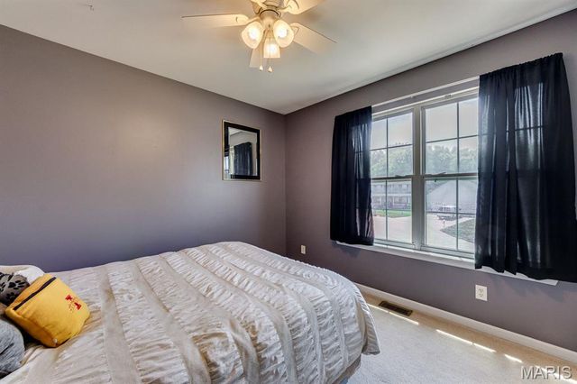 128 Coppersmith Court, St Charles, MO 63301