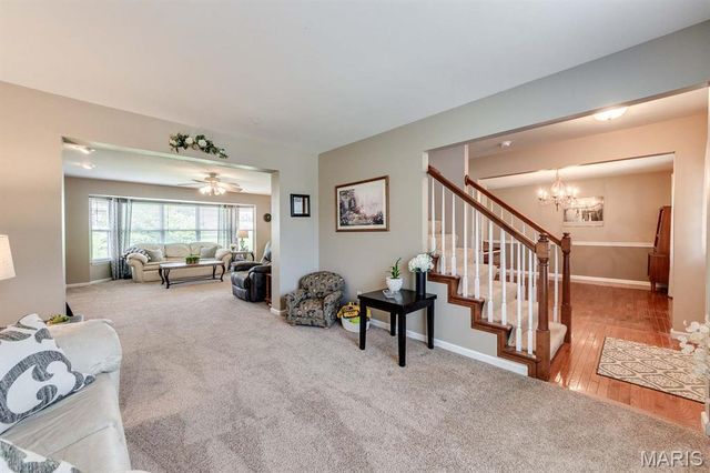 128 Coppersmith Court, St Charles, MO 63301