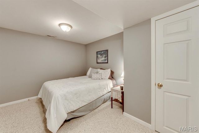 128 Coppersmith Court, St Charles, MO 63301