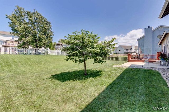 128 Coppersmith Court, St Charles, MO 63301