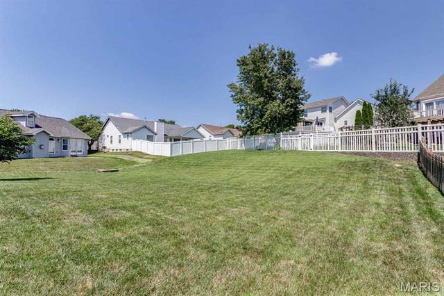 128 Coppersmith Court, St Charles, MO 63301
