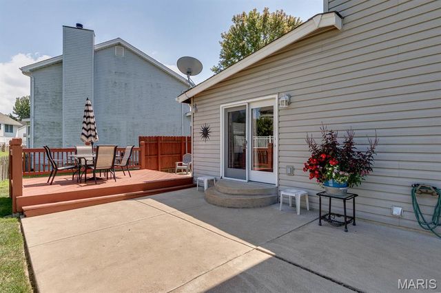 128 Coppersmith Court, St Charles, MO 63301