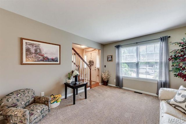 128 Coppersmith Court, St Charles, MO 63301