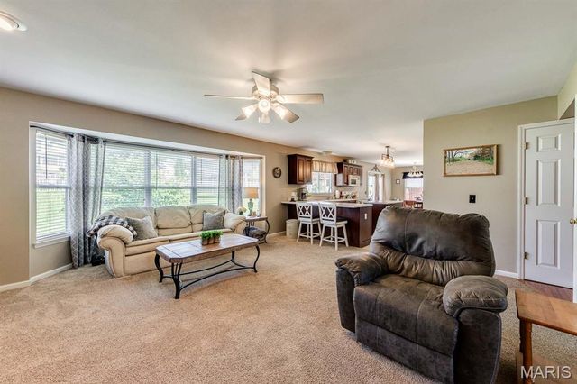 128 Coppersmith Court, St Charles, MO 63301