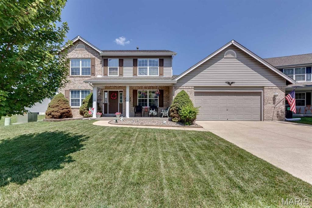 128 Coppersmith Court, St Charles, MO 63301