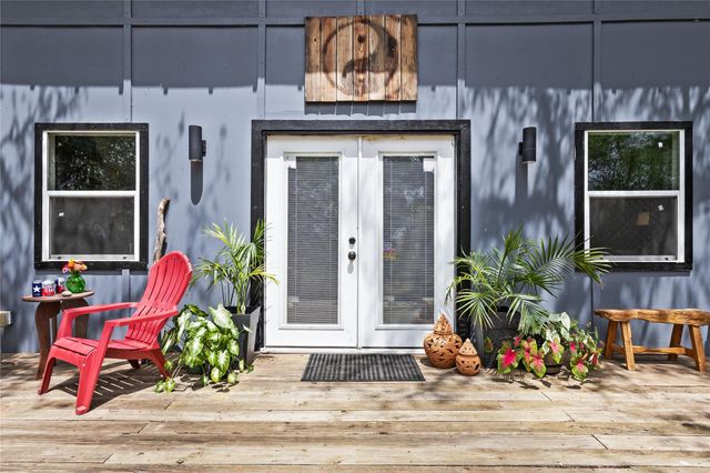 124 Valley Creek Dr, Cedar Creek, TX 78612