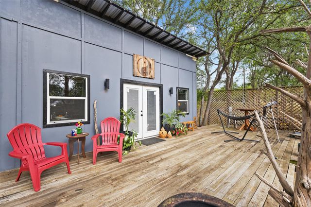 124 Valley Creek Dr, Cedar Creek, TX 78612