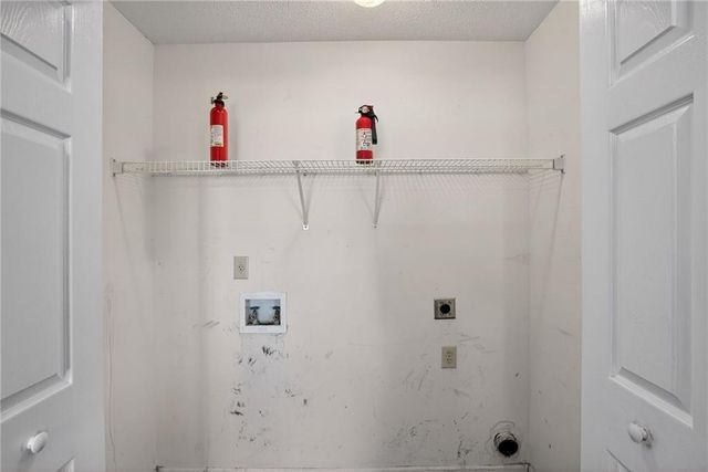 3532 Oak Leaf Court, Rex, GA 30273